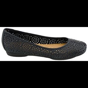 clarks indigo plush bea